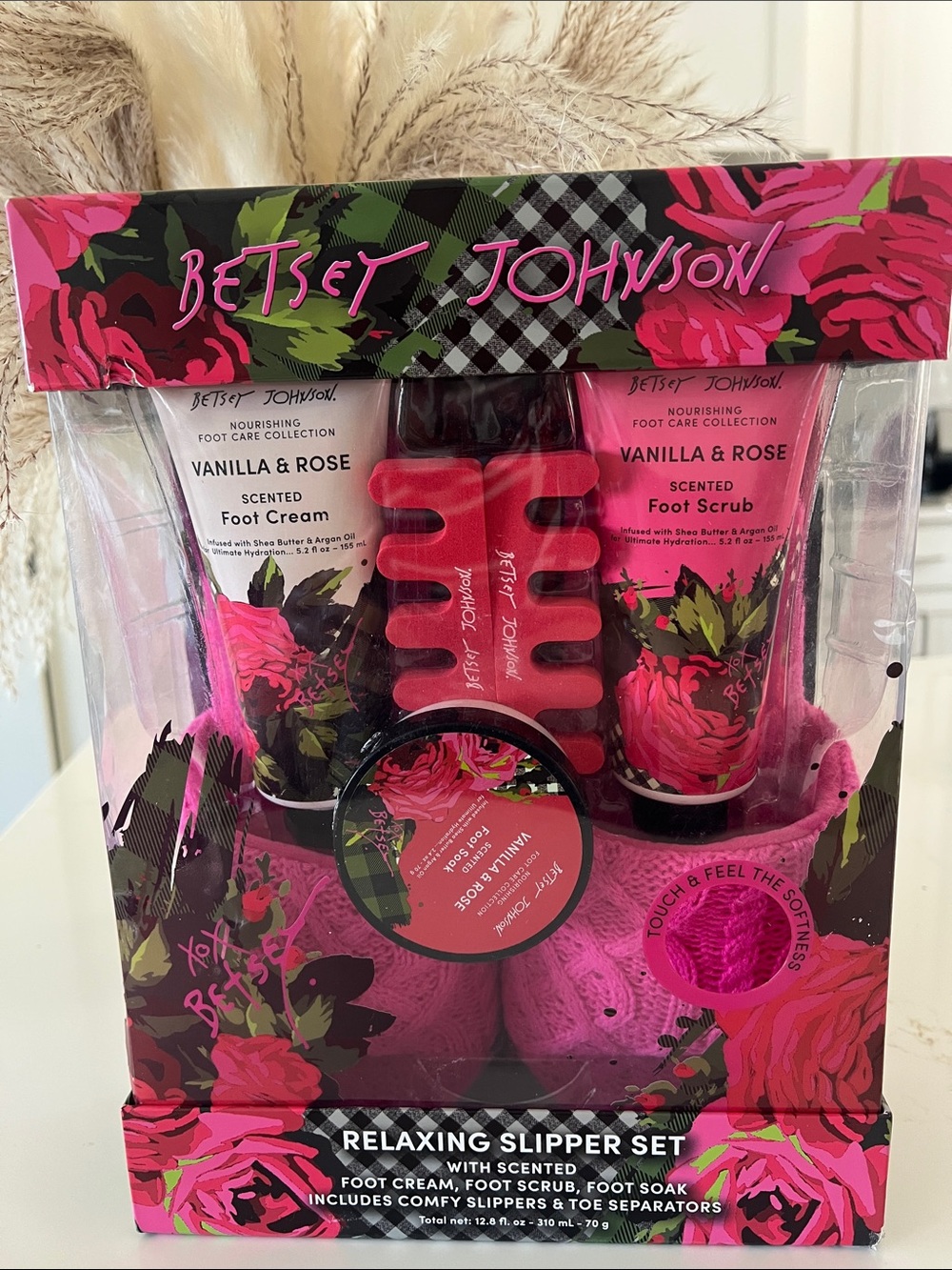 Betsey Johnson Vanilla & Rose Foot Care Slipper Set - Pink